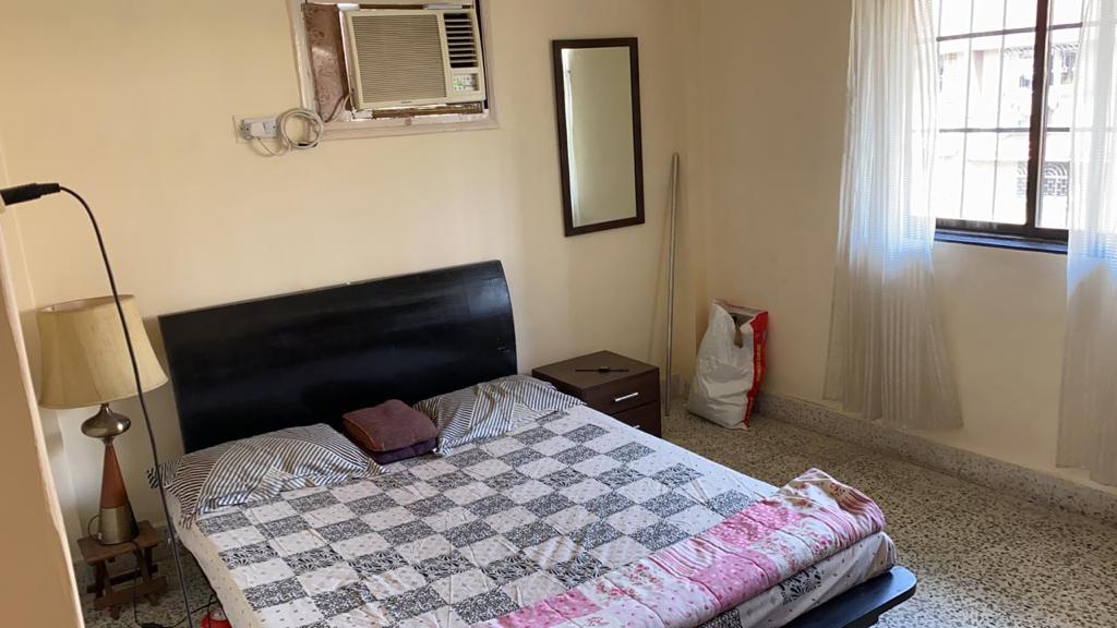 2 BHK Semi Furnished in Skyway Apartments , Andheri West